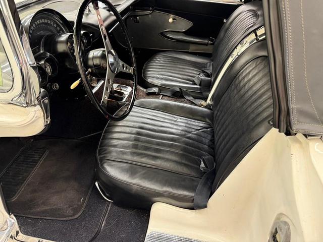 Photo of 1959 WHITE Chevrolet Corvette
