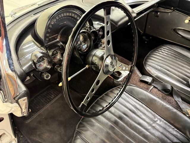 Photo of 1959 WHITE Chevrolet Corvette