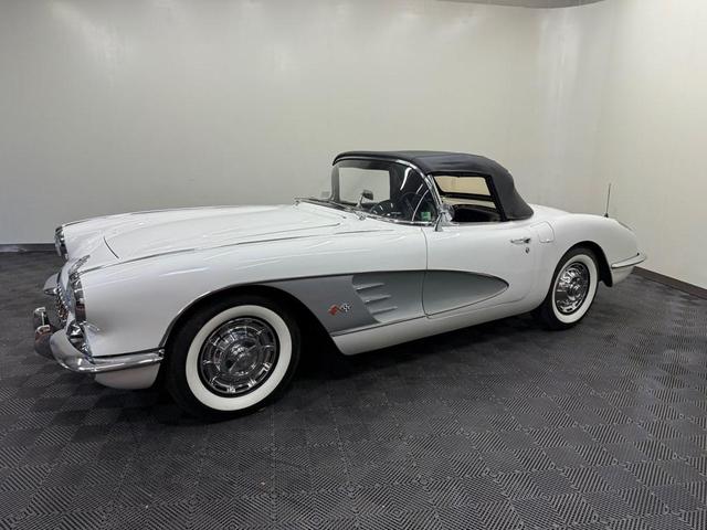 Photo of 1959 WHITE Chevrolet Corvette