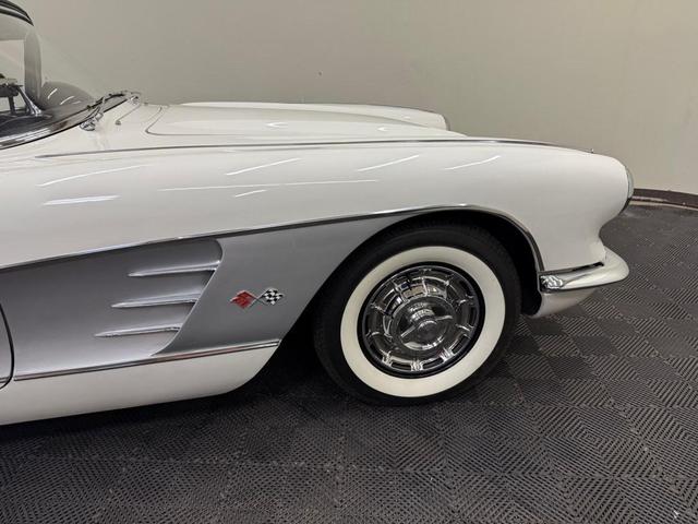 Photo of 1959 WHITE Chevrolet Corvette