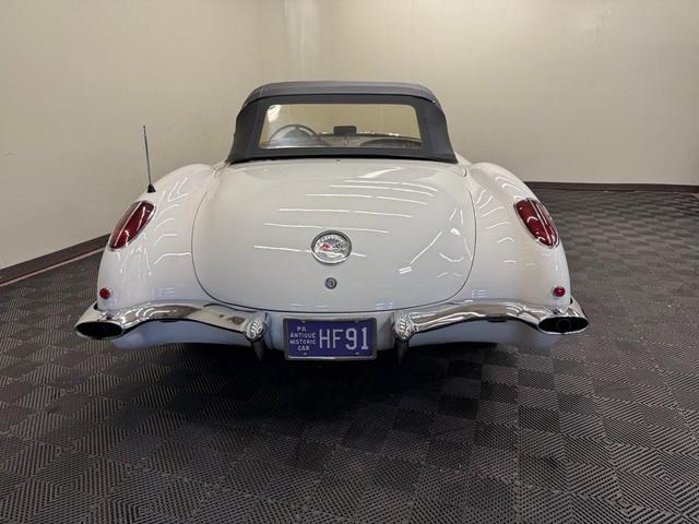 Photo of 1959 WHITE Chevrolet Corvette
