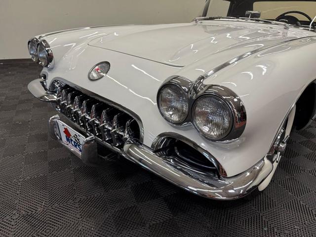 Photo of 1959 WHITE Chevrolet Corvette