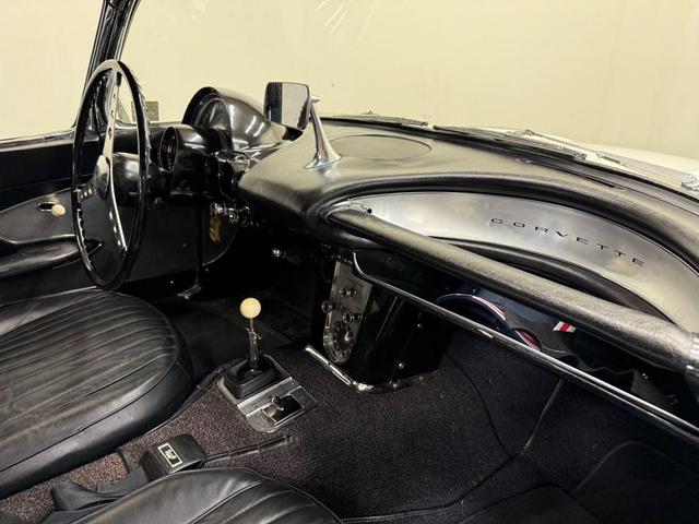 Photo of 1959 WHITE Chevrolet Corvette