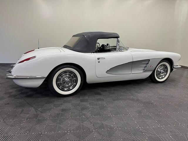 Photo of 1959 WHITE Chevrolet Corvette