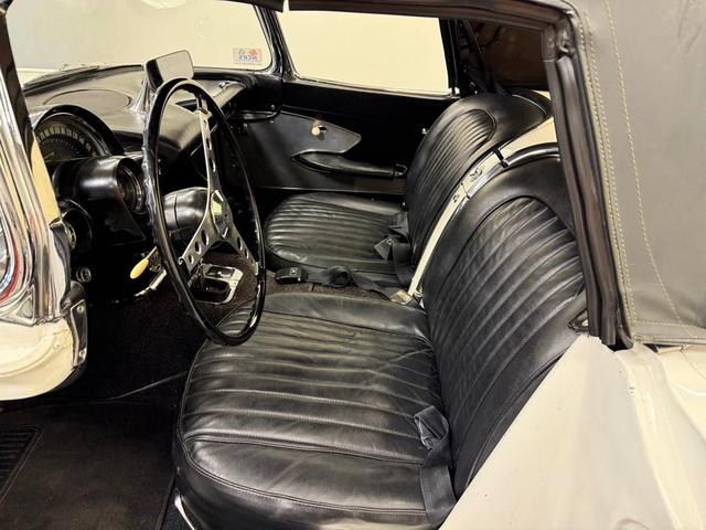 Photo of 1959 WHITE Chevrolet Corvette