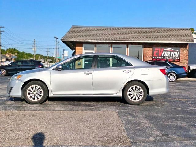 Photo of 2012 Classic Silver Metallic Toyota Camry