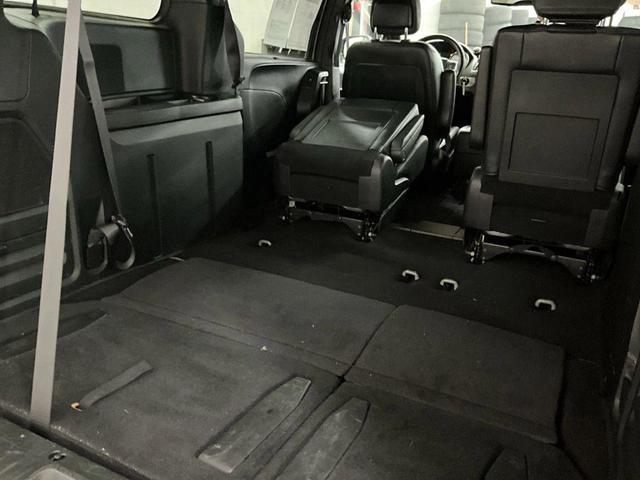 Photo of 2019 Granite Pearlcoat Dodge Grand Caravan