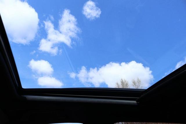Photo of 2024 Crystal White Pearl Subaru Forester