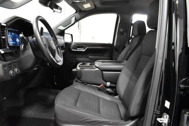 Photo of 2023 Black Chevrolet Silverado 1500