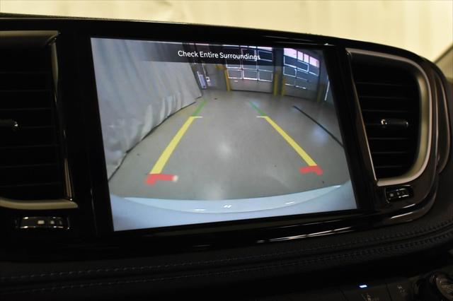 Photo of 2021 Bright White Clearcoat Chrysler Pacifica