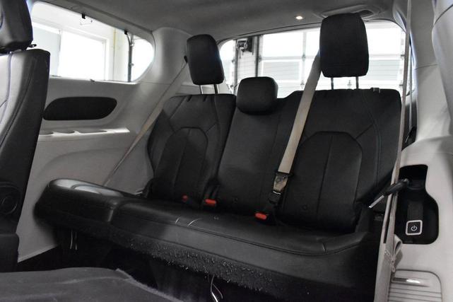 Photo of 2021 Bright White Clearcoat Chrysler Pacifica