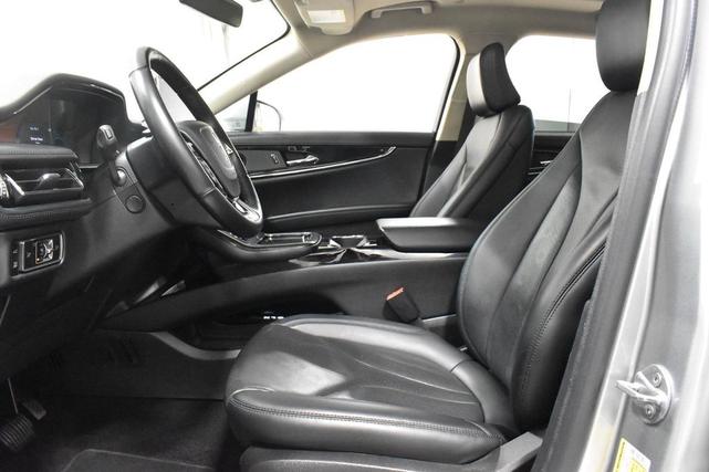 Photo of 2023 Silver Radiance Metallic Clearcoat Lincoln Nautilus