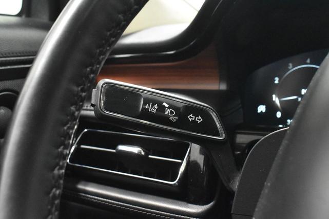Photo of 2023 Silver Radiance Metallic Clearcoat Lincoln Nautilus