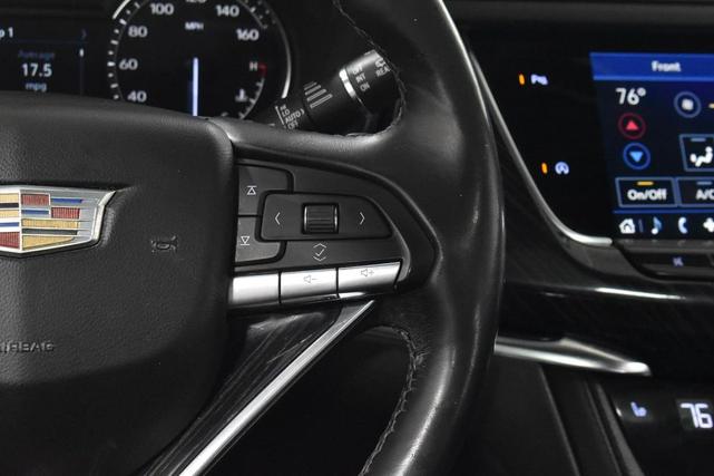 Photo of 2021 Crystal White Tricoat Cadillac XT6