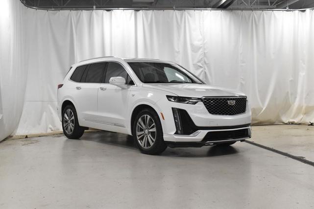 Photo of 2021 Crystal White Tricoat Cadillac XT6
