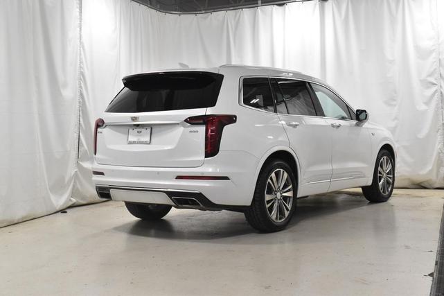 Photo of 2021 Crystal White Tricoat Cadillac XT6