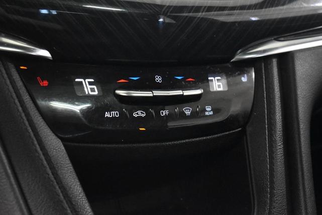 Photo of 2021 Crystal White Tricoat Cadillac XT6
