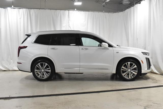 Photo of 2021 Crystal White Tricoat Cadillac XT6