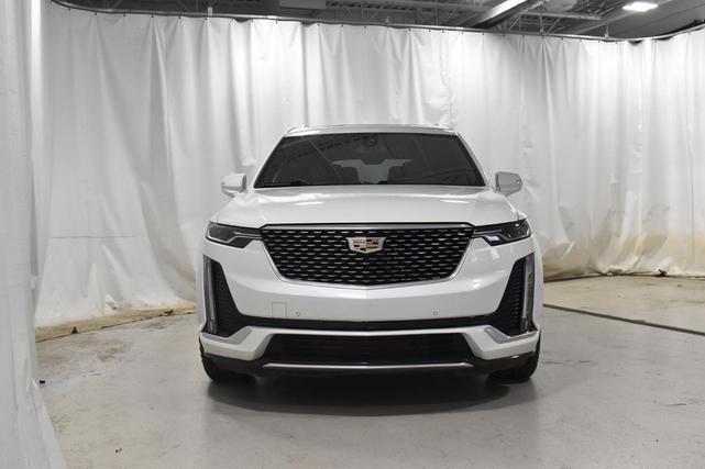 Photo of 2021 Crystal White Tricoat Cadillac XT6