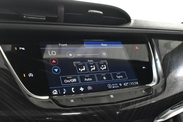 Photo of 2021 Crystal White Tricoat Cadillac XT6