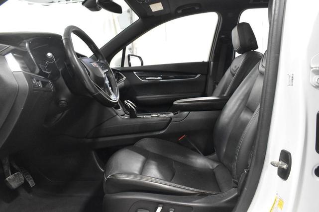 Photo of 2021 Crystal White Tricoat Cadillac XT6