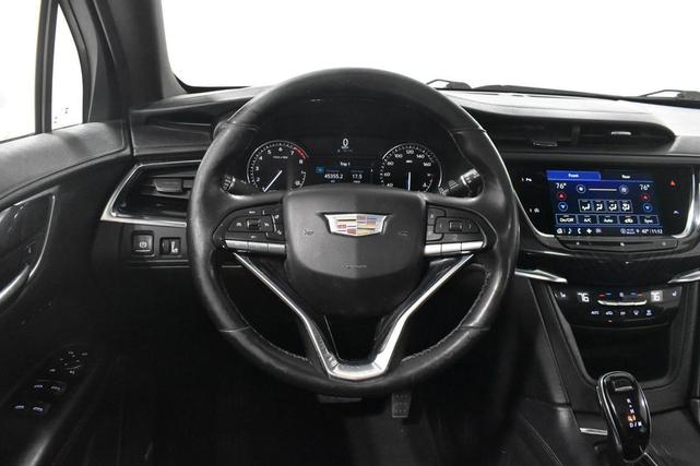 Photo of 2021 Crystal White Tricoat Cadillac XT6