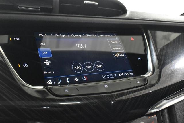 Photo of 2021 Crystal White Tricoat Cadillac XT6