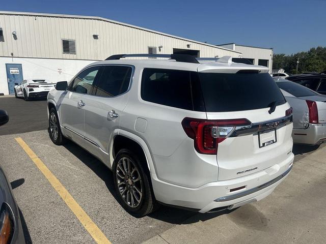 Photo of 2023 White Frost Tricoat GMC Acadia