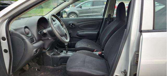 Photo of 2013 Brilliant Silver Metallic Nissan Versa