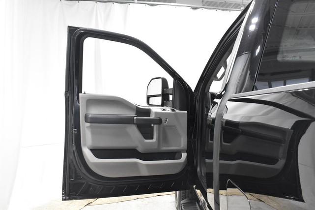 Photo of 2019 Agate Black Metallic Ford F-250