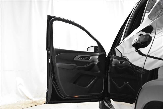 Photo of 2023 Mosaic Black Metallic Chevrolet Traverse