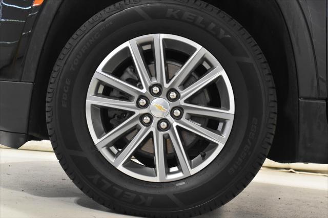 Photo of 2023 Mosaic Black Metallic Chevrolet Traverse