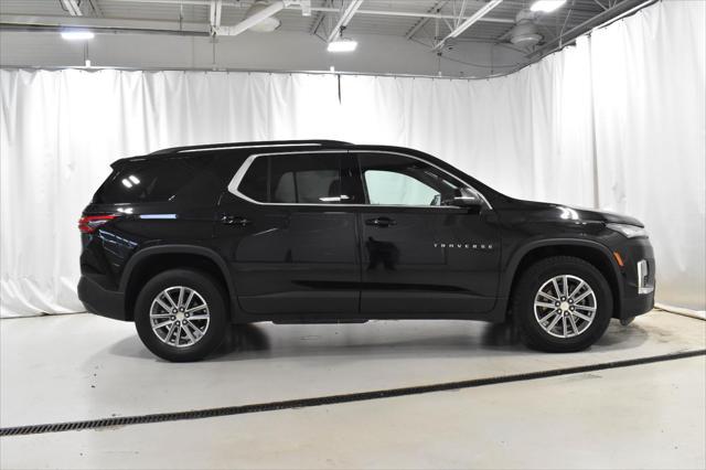 Photo of 2023 Mosaic Black Metallic Chevrolet Traverse