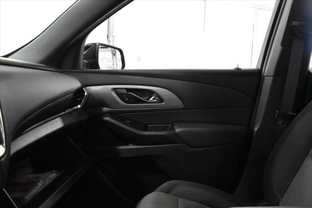 Photo of 2023 Mosaic Black Metallic Chevrolet Traverse