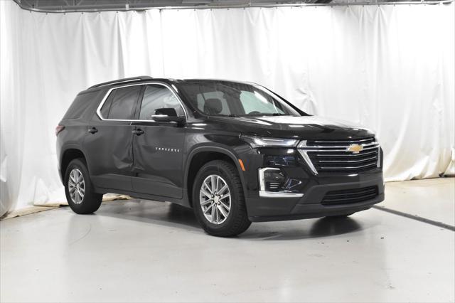 Photo of 2023 Mosaic Black Metallic Chevrolet Traverse