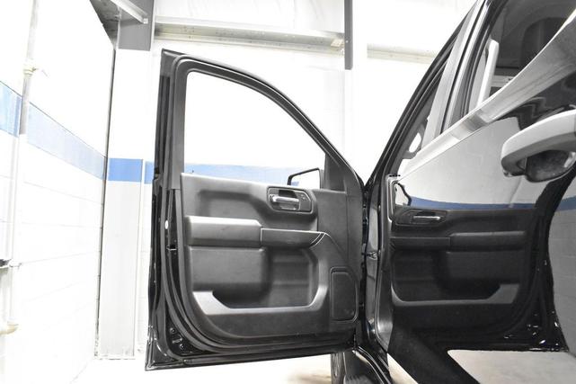 Photo of 2023 Black Chevrolet Silverado 1500