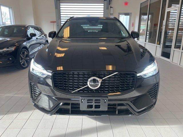 Photo of 2024 Onyx Black Metallic Volvo XC60