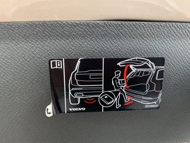 Photo of 2024 Bright Volvo XC90