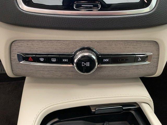 Photo of 2024 Bright Volvo XC90