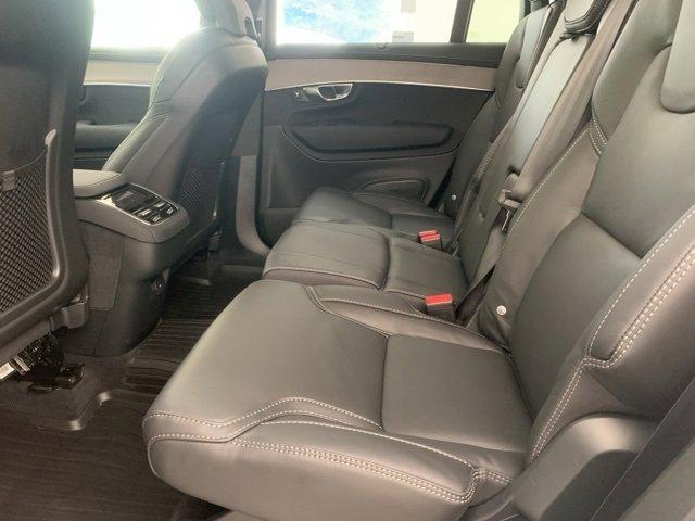 Photo of 2025 Crystal White Volvo XC90