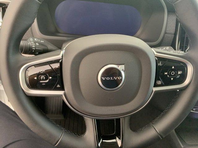 Photo of 2025 Crystal White Volvo XC90