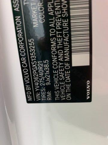 Photo of 2025 Crystal White Volvo XC90