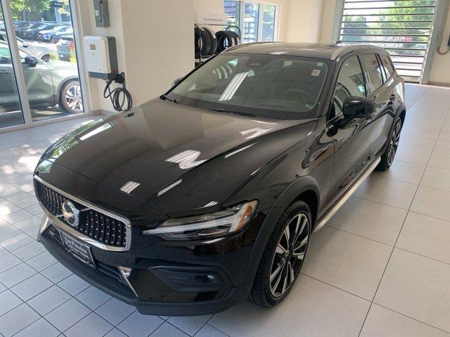 2023 Volvo V60 Cross Country