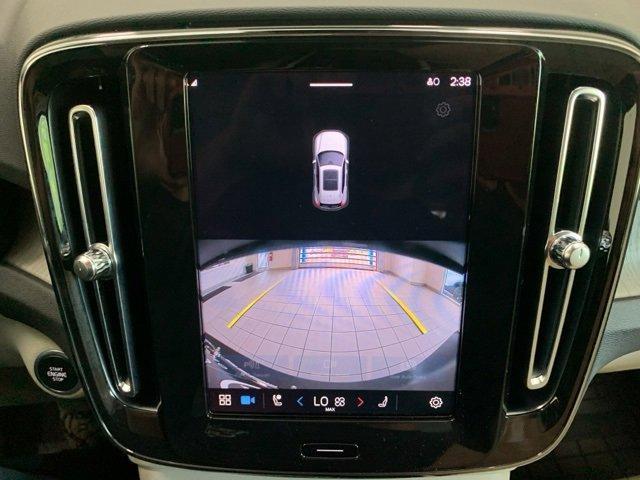 Photo of 2023 Thunder Gray Metallic Volvo XC40