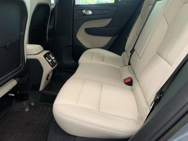Photo of 2023 Thunder Gray Metallic Volvo XC40