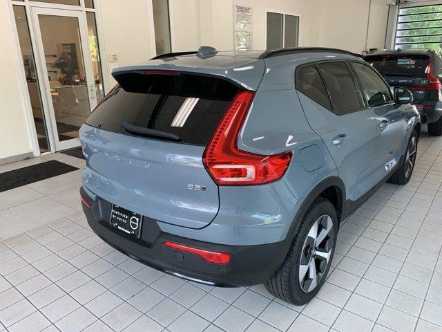 Photo of 2023 Thunder Gray Metallic Volvo XC40
