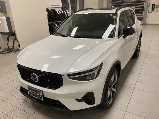 2023 Volvo XC40