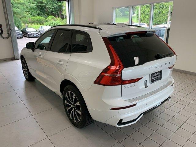 Photo of 2025 Crystal White Metallic Volvo XC60