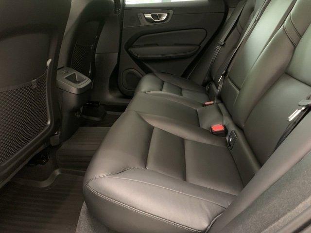 Photo of 2025 Crystal White Metallic Volvo XC60