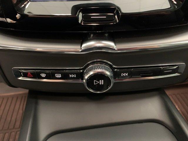 Photo of 2025 Crystal White Metallic Volvo XC60